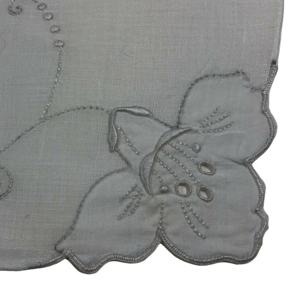 Vintage Embroidered Handkerchief Hanky White Flowers Lillies Iris Applique